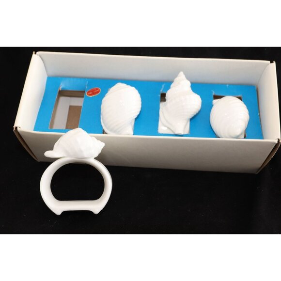 Vtg White Bone China c Set of 4 in Original Box - Picture 3 of 3